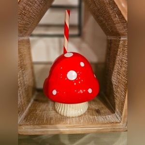 Mushroom Cup w/Straw